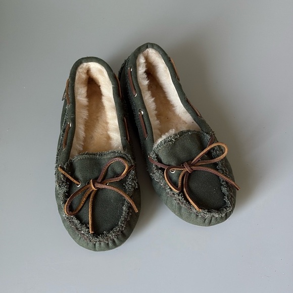 Minnetonka X Duluth Green Moccasins Size 8 - Picture 1 of 8